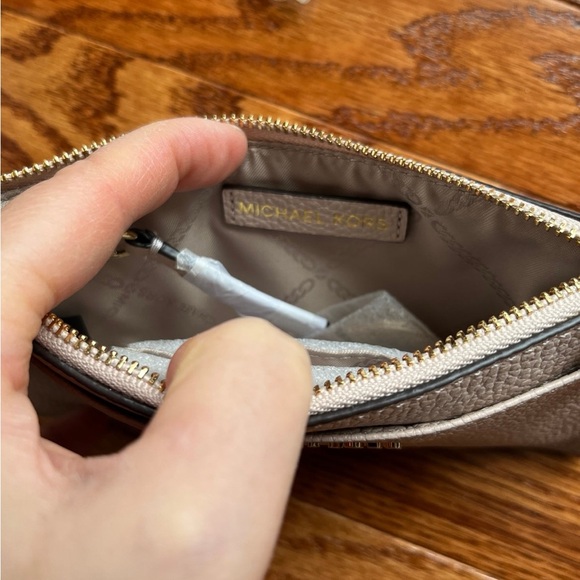 New Michael Kors card holder - Picture 10 of 12